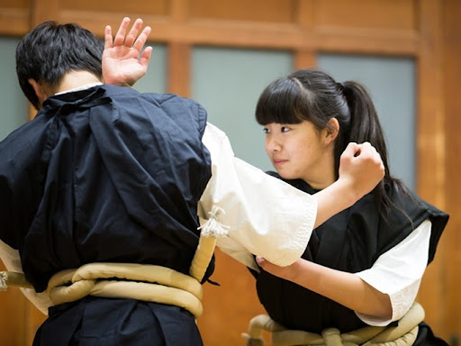 一宮中部道院中学生女子稽古風景